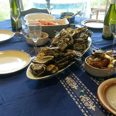 بيت للعطل Calme Et Bord De *